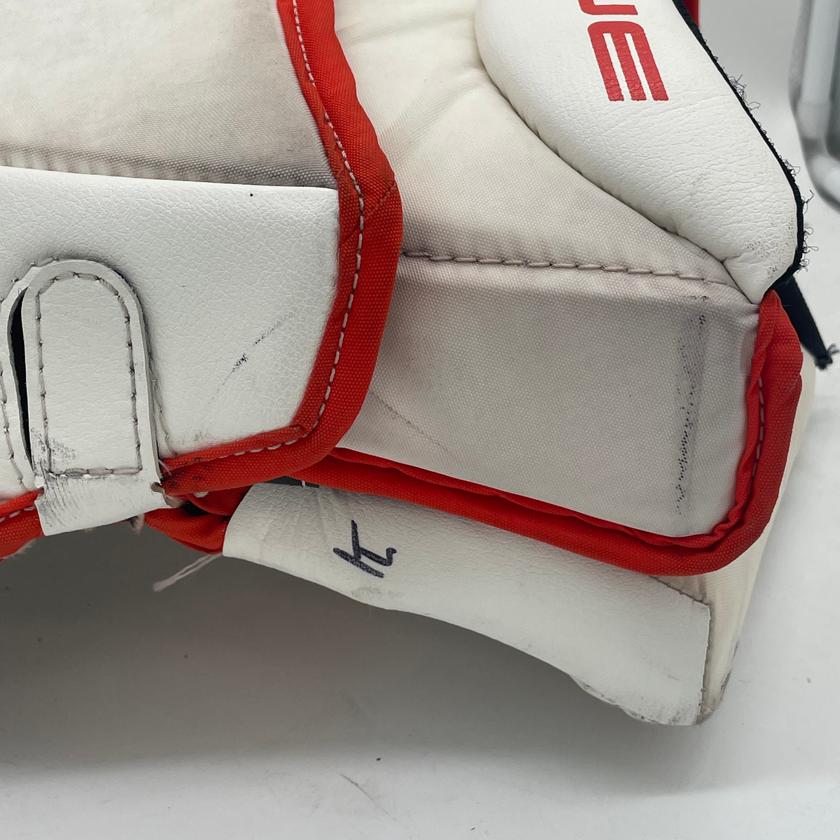  True L12.2 - Used Pro Stock Goalie Trapper (White/Orange)