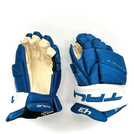  True Catalyst 9X - NHL Pro Stock Glove - Darren Helm (Blue/White)