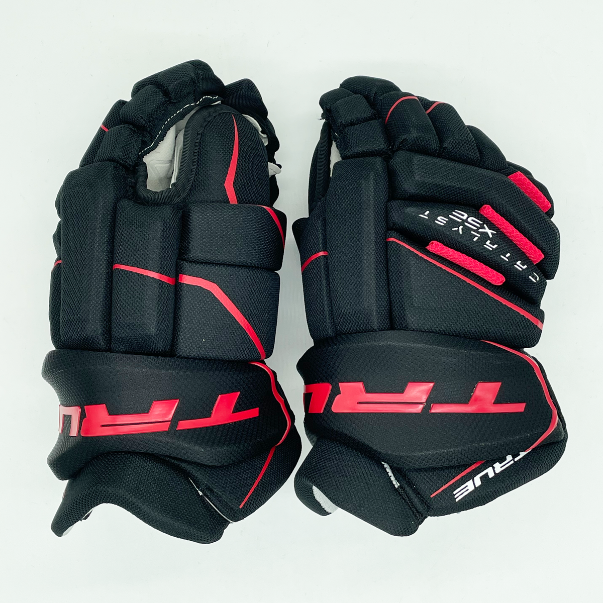  True Catalyst XSE Gloves - Intermediate (Black/Red)